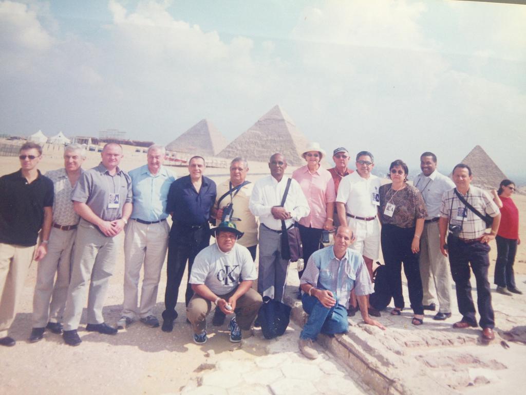 Pyramids Plateau Inn Giza Eksteriør bilde